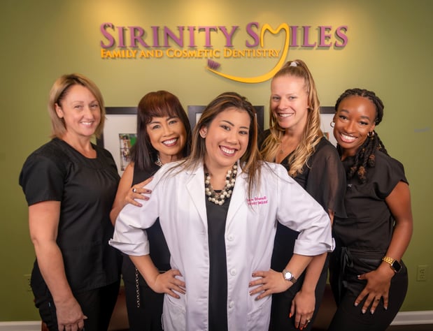 Images Sirinity Smiles: Sirin Ocharoen, DMD