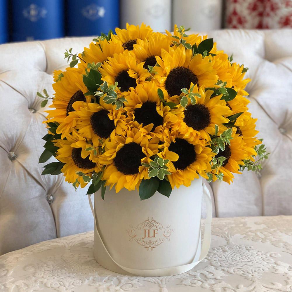 JLF Sunflowers
SKU: JLF000192
Composed with only sunflowers this gorgeous arrangement is lively and lovely and will bring smiles to anyones face.
