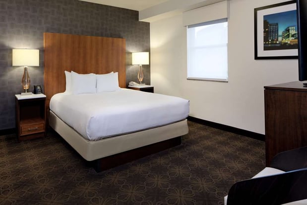 Images DoubleTree by Hilton Hotel & Suites Pittsburgh Downtown