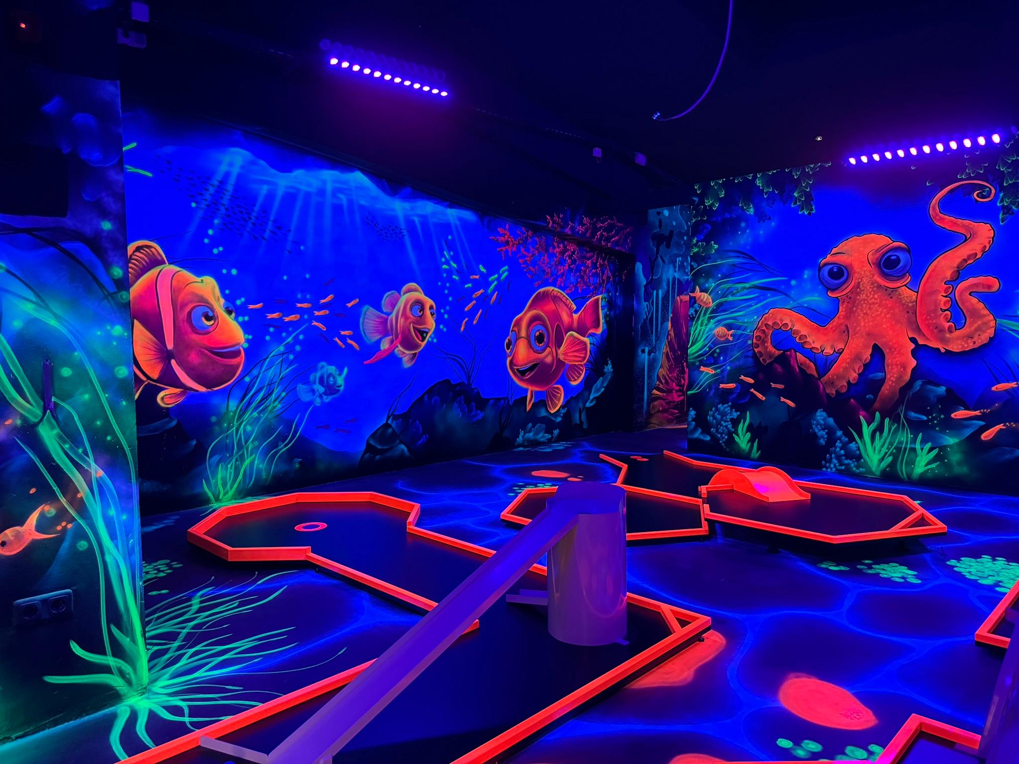 GlowZone 4D Schwarzlicht Minigolf Essen - West Borbeck, Wüstenhöferstraße 234 in Essen