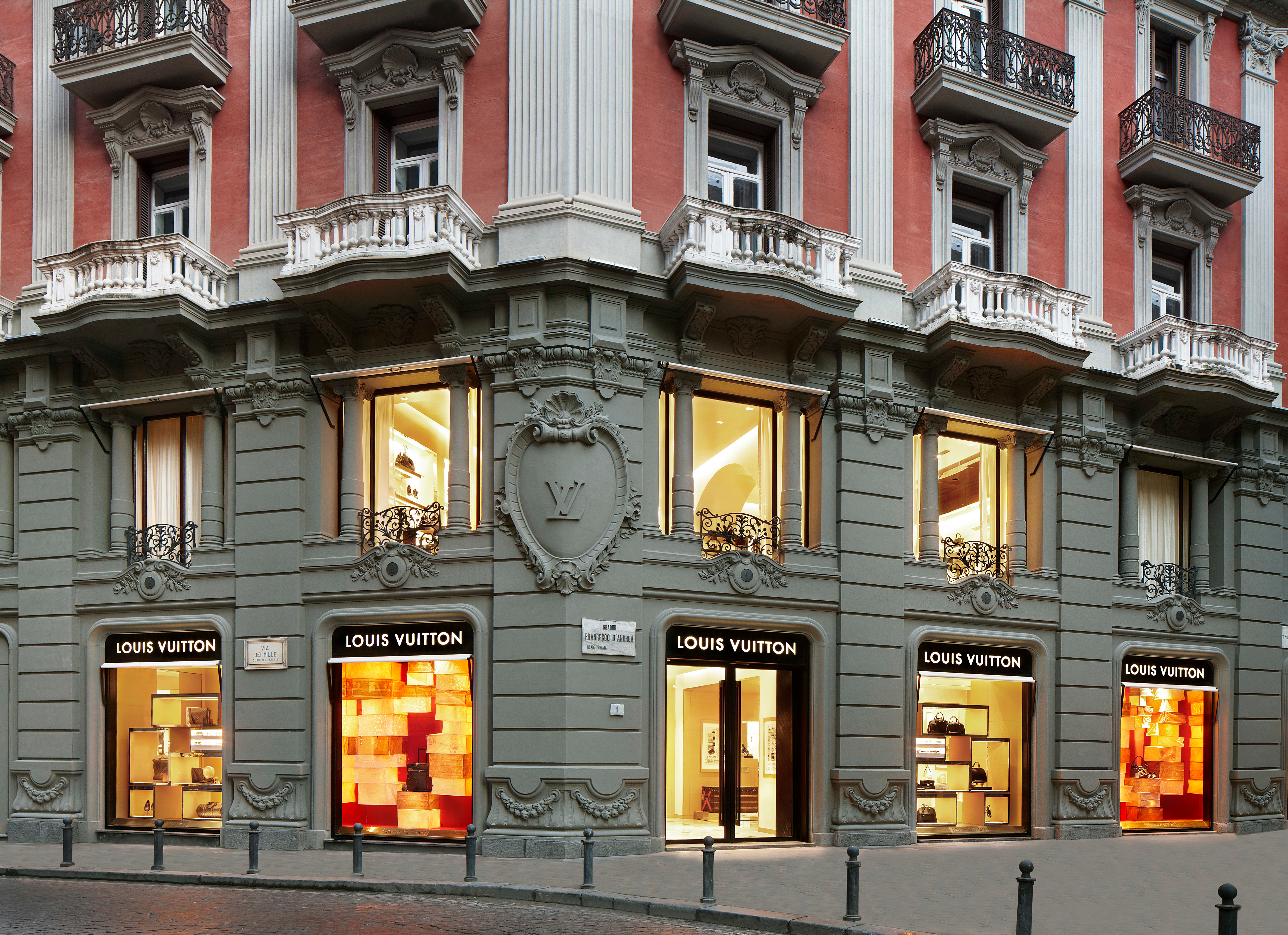 Images Louis Vuitton Napoli