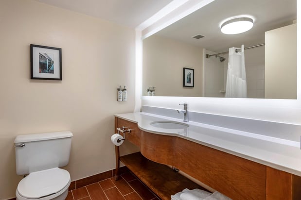 Images Holiday Inn Bangor by IHG