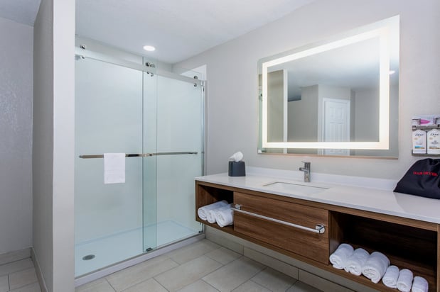 Images Holiday Inn & Suites Daytona Beach on the Ocean by IHG