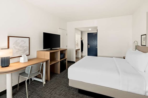 Images Spark by Hilton Williams