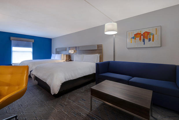 Images Holiday Inn Express & Suites Central Omaha by IHG