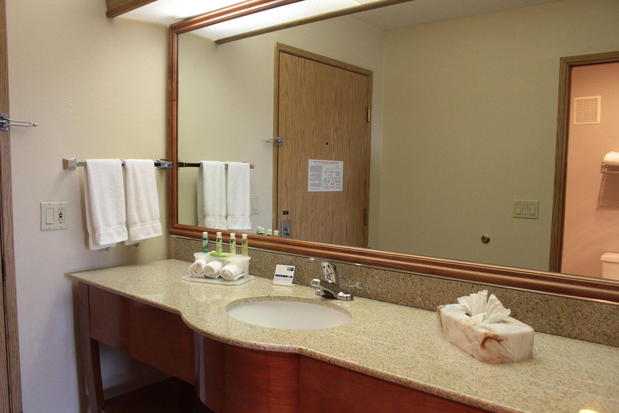 Images Holiday Inn Express & Suites Corning, an IHG Hotel