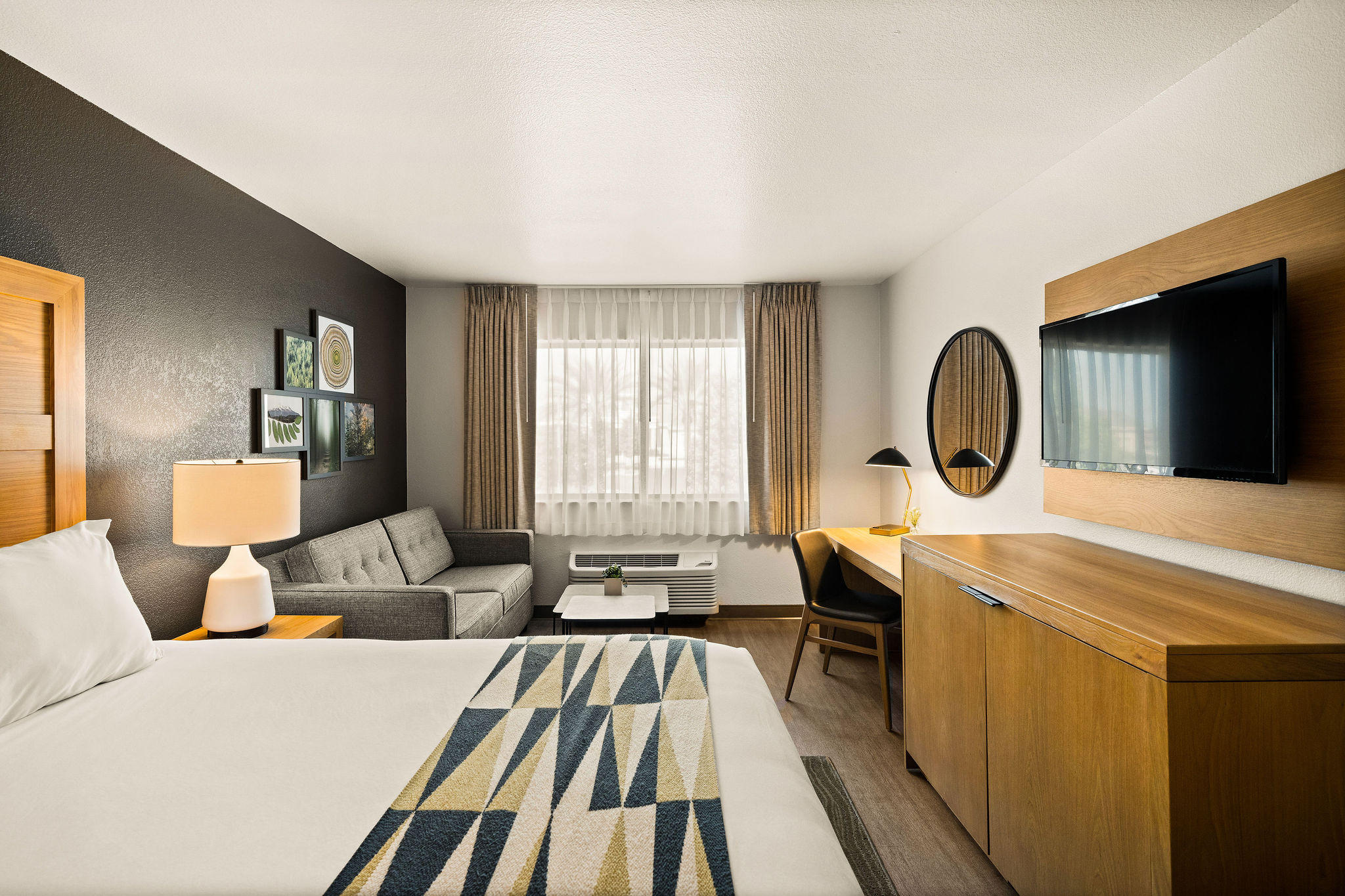 Oxford Suites Redding Guestrooms