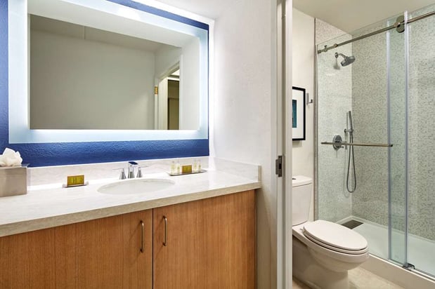 Images Hotel MdR Marina del Rey - a DoubleTree by Hilton