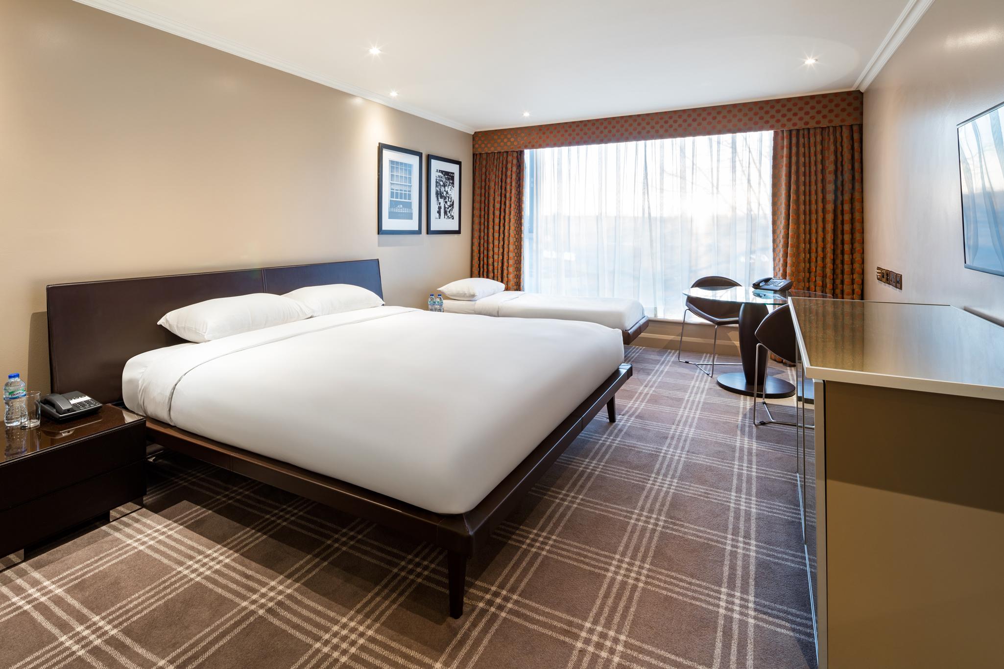 Premium Triple Radisson Blu Hotel & Conference Centre, London Heathrow Hayes 020 8759 6311