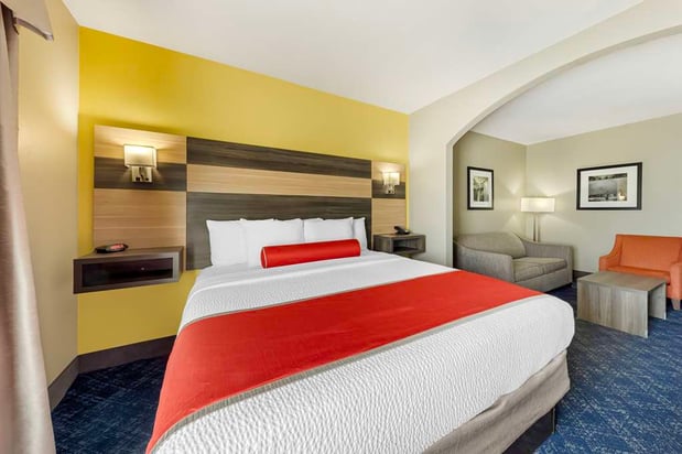 Images Best Western Plus Midwest City Inn & Suites