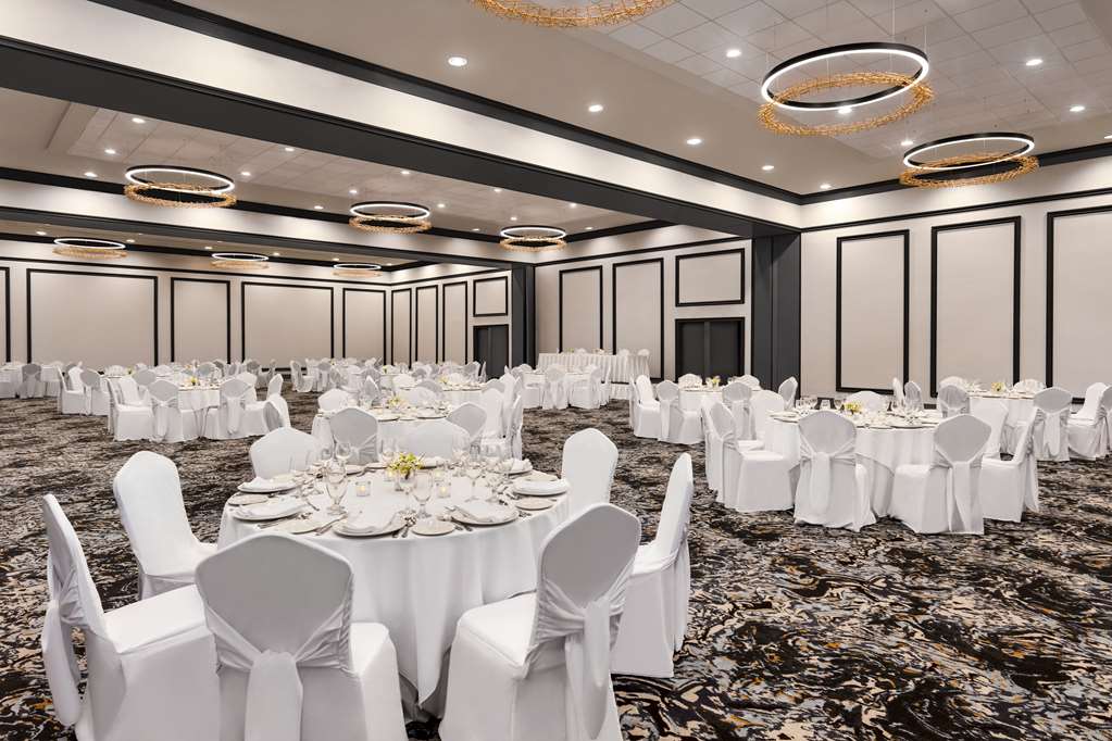 Images DoubleTree by Hilton Pointe Claire Montreal Airport West