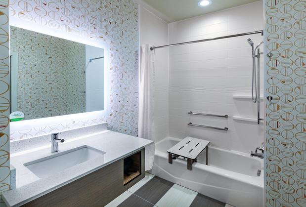 Images Holiday Inn Amarillo East by IHG