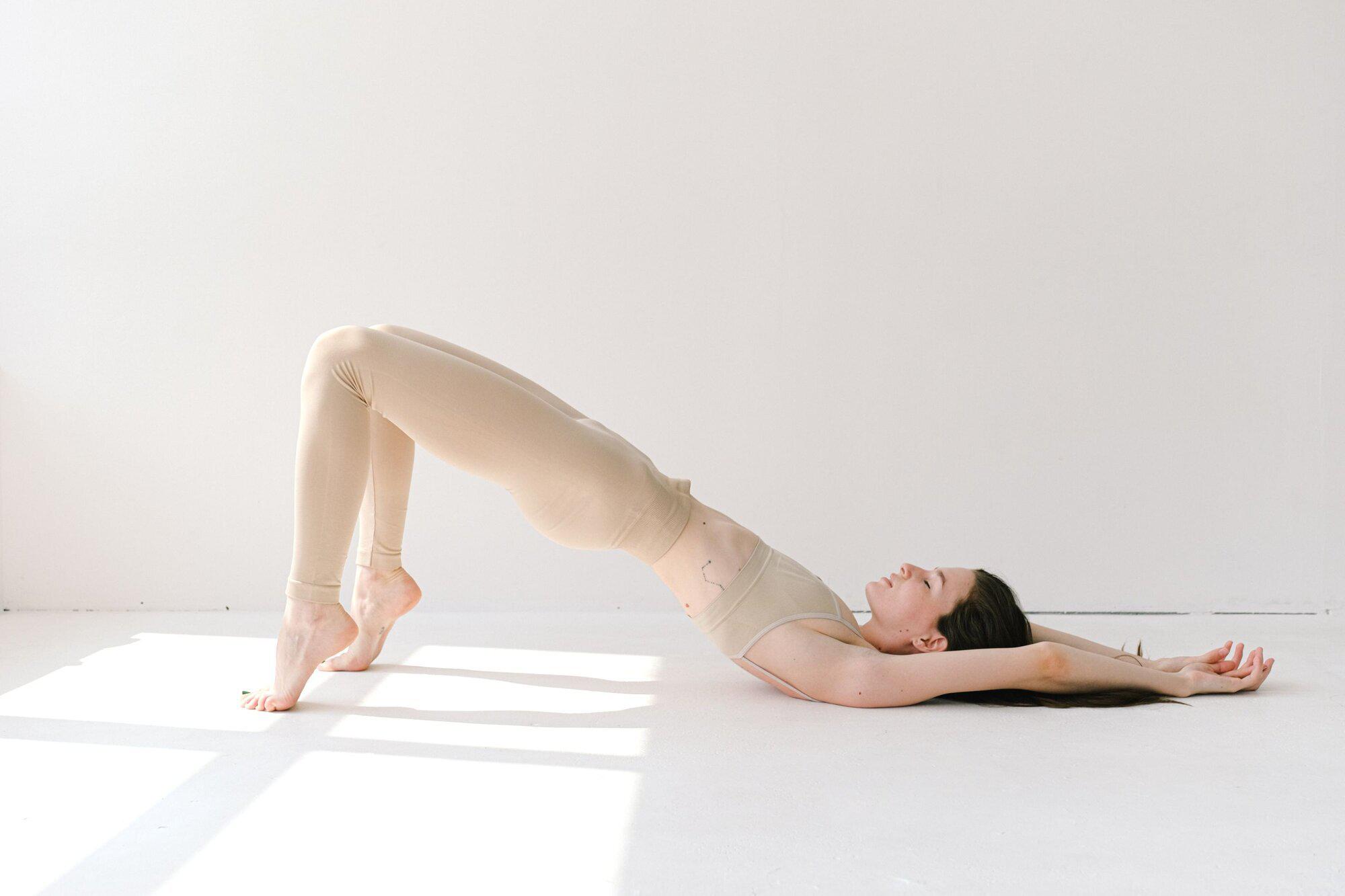 Bilder Online Yoga und Online Ballett