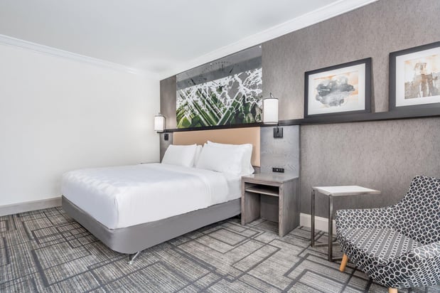 Images Holiday Inn Lafayette-City Centre by IHG