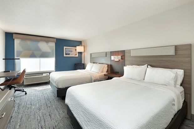 Images Holiday Inn Express & Suites Milwaukee-New Berlin by IHG