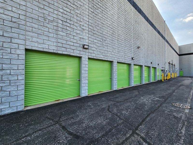 Images Extra Space Storage