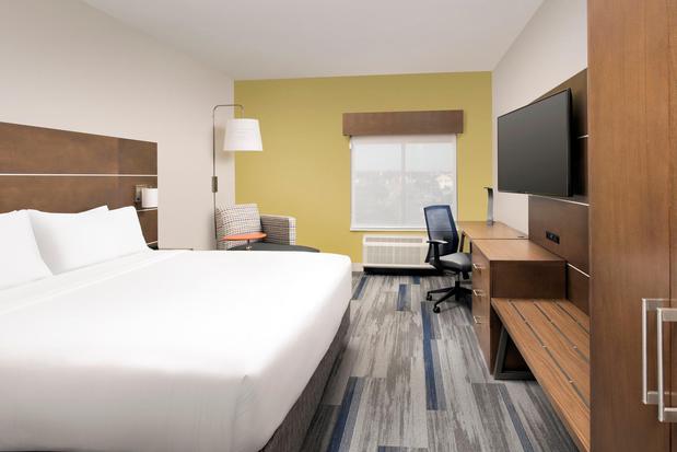 Images Holiday Inn Express & Suites San Antonio North - Windcrest by IHG