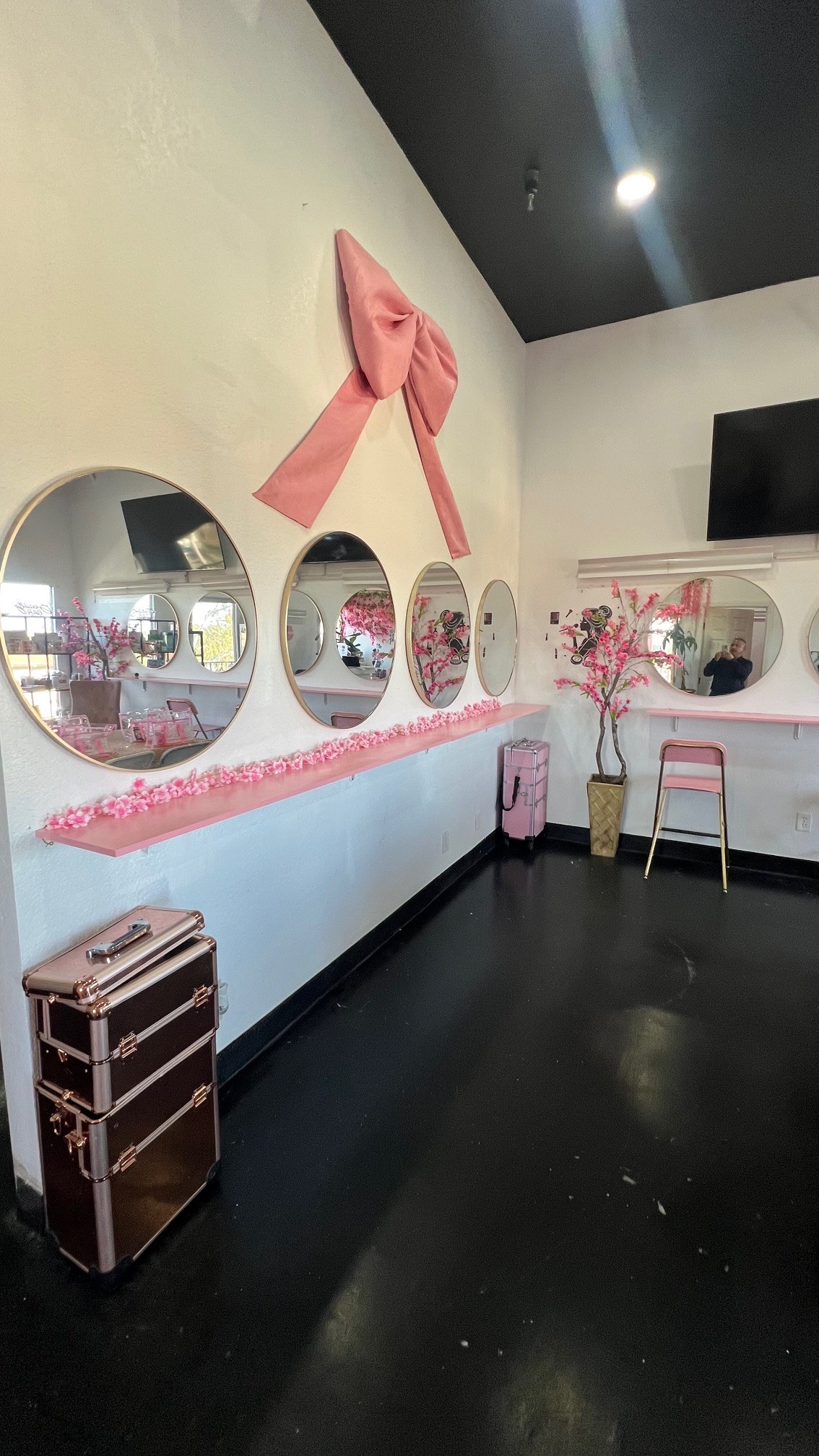 Bella Suite - Studio space rentals for professional hairstylists