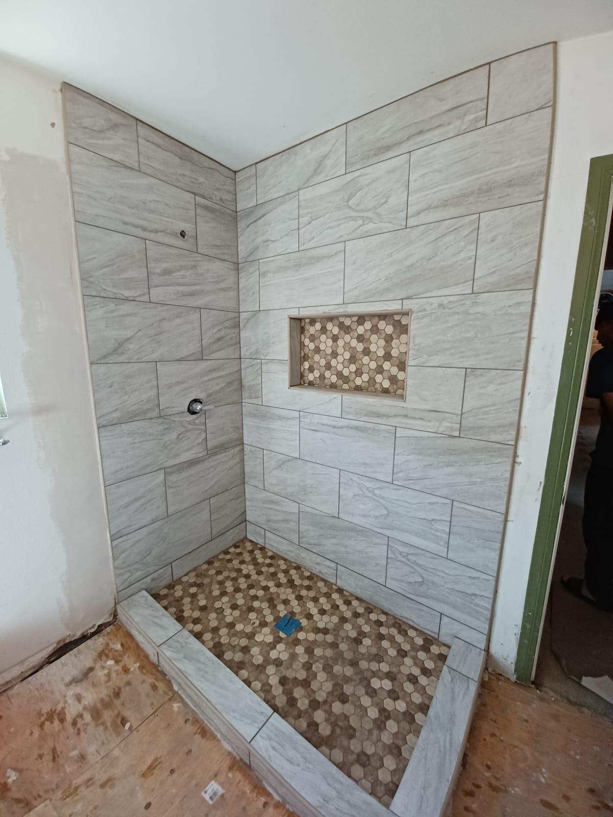 Elizandro Paz Construction