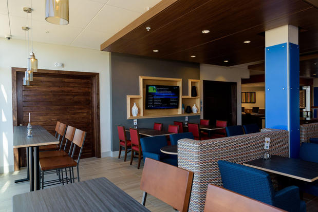 Images Holiday Inn Express & Suites McKinney - Frisco East by IHG