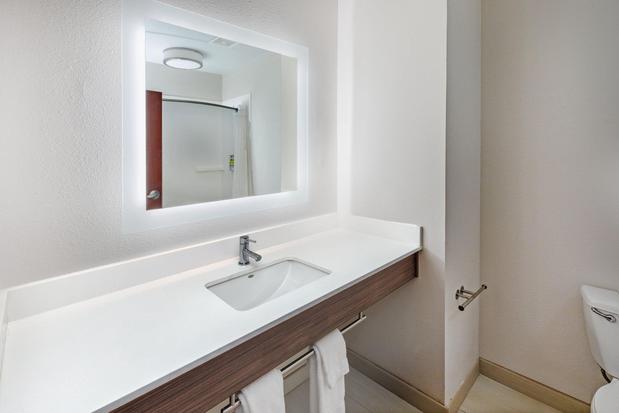 Images Holiday Inn Express & Suites Shreveport - West by IHG