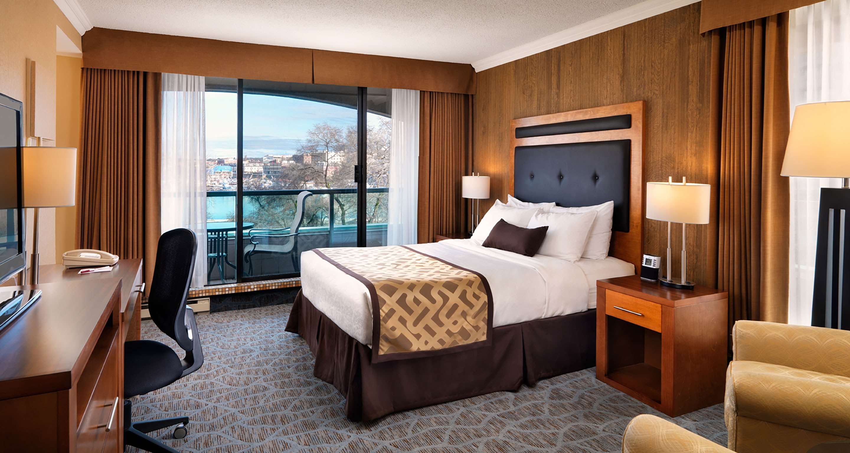 Best Western Plus Inner Harbour in Victoria: Queen Bed Guest Room