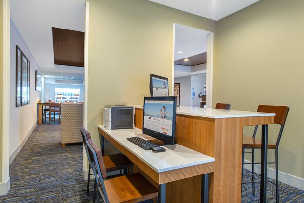 Images Holiday Inn Express & Suites Silver Springs-Ocala, an IHG Hotel