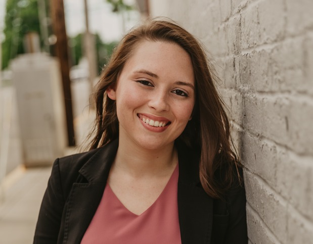 Images Kelsey Snyder - Mutual of Omaha Advisor