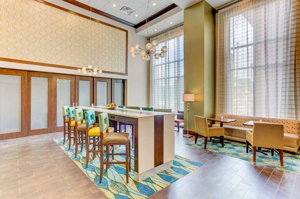 Images Hampton Inn & Suites Manchester