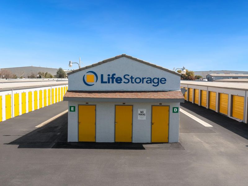 Images Life Storage - Dixon