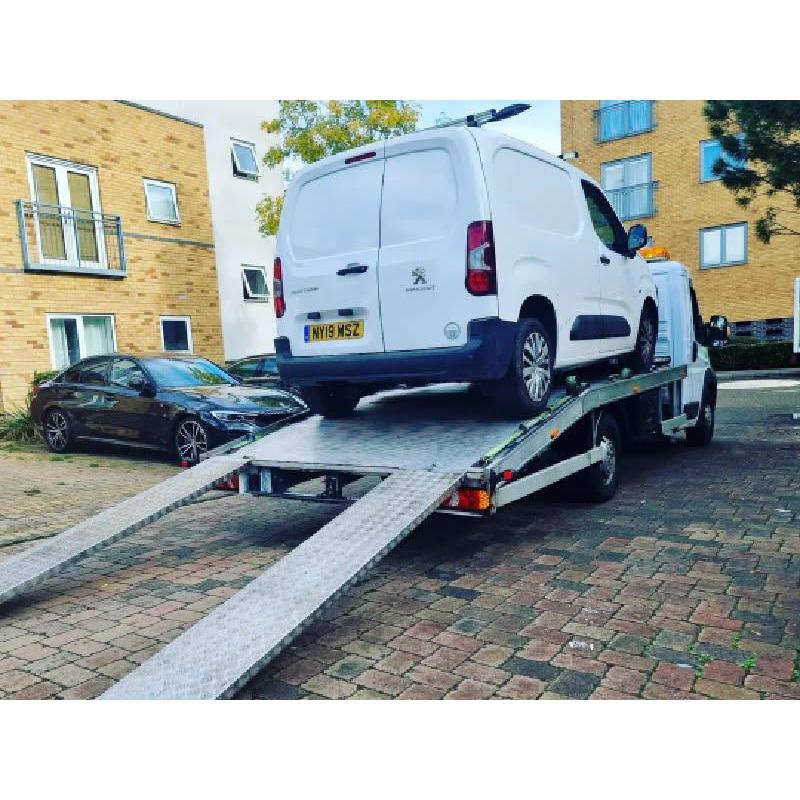 LOGO Moss Towing & Recovery London 07958 481286