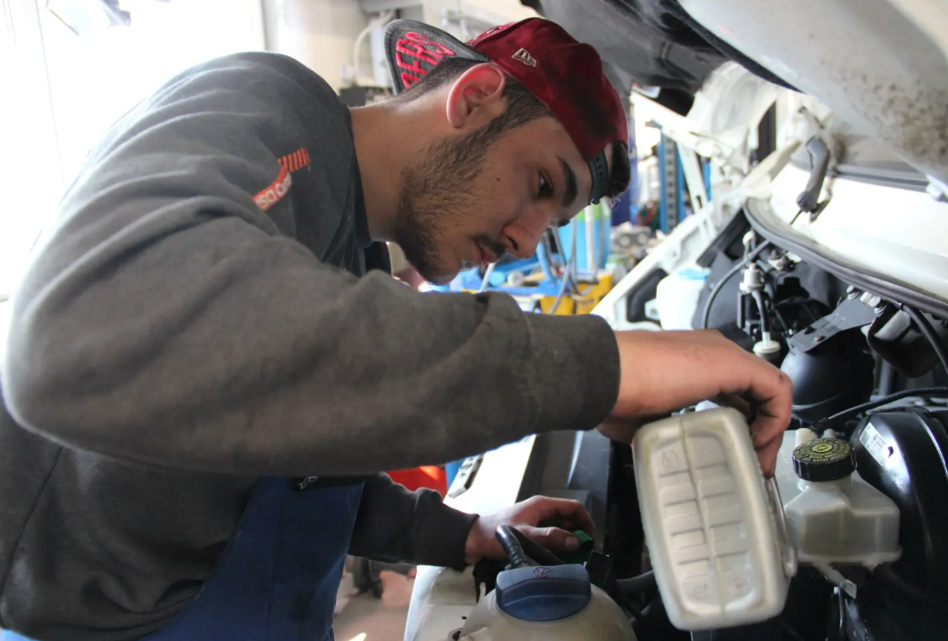 Bilder Auto Zentrum Grindel GmbH Carrosserie Spritzwerk Garage