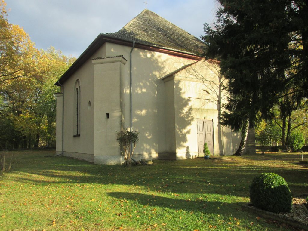 Kirche Neuholland - Pfarrsprengel Liebenwalde, Kirchsteig in Liebenwalde