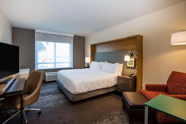 Images Holiday Inn Gulfport-Airport by IHG