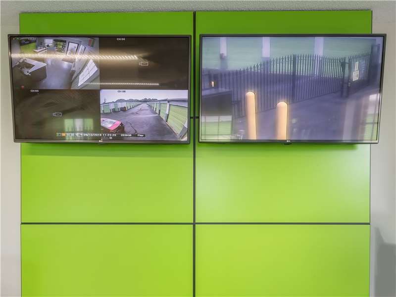 Security Screens - Extra Space Storage at 7301 Winchester Rd, Memphis, TN 38125