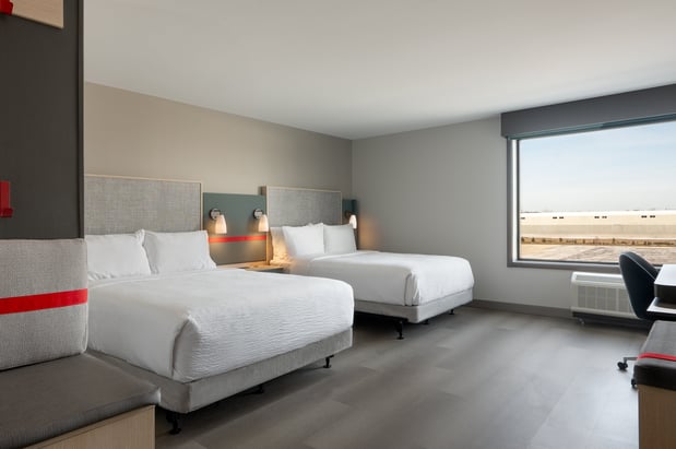 Images avid hotel Oak Creek by IHG