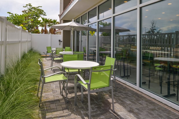 Images Holiday Inn Express & Suites St. Petersburg - Madeira Beach by IHG
