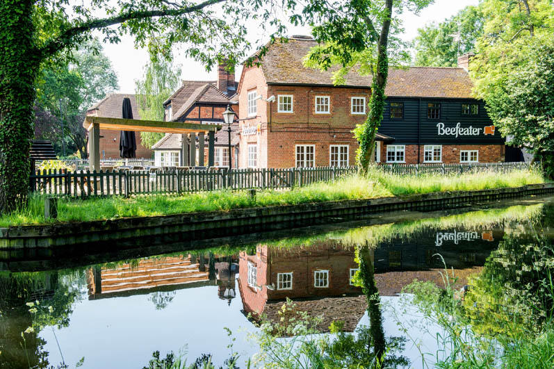 Images Bridge Barn Beefeater