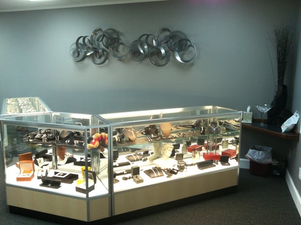 Images Carioti Jewelers