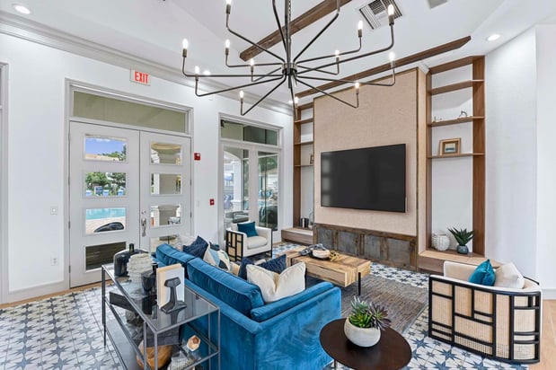 Images Halston World Gateway Apartment Homes