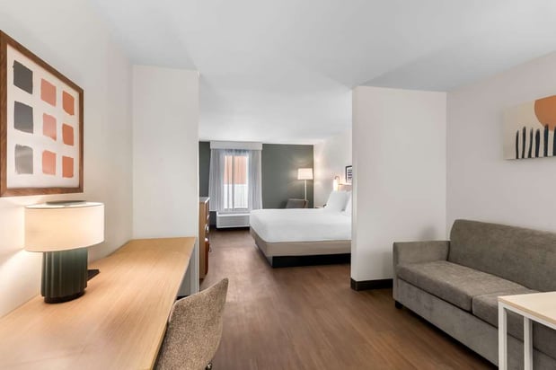 Images Spark by Hilton Calhoun