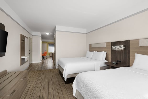 Images Holiday Inn Express & Suites San Dimas by IHG