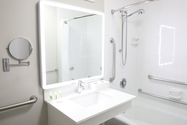 Images Holiday Inn Chicago Oakbrook by IHG