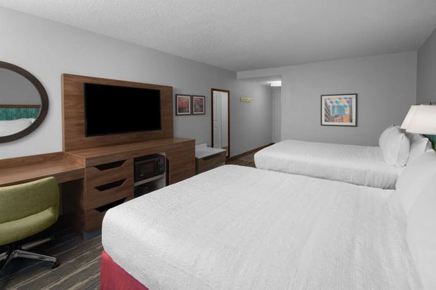 Images Hampton Inn & Suites Grand Rapids-Airport 28th St