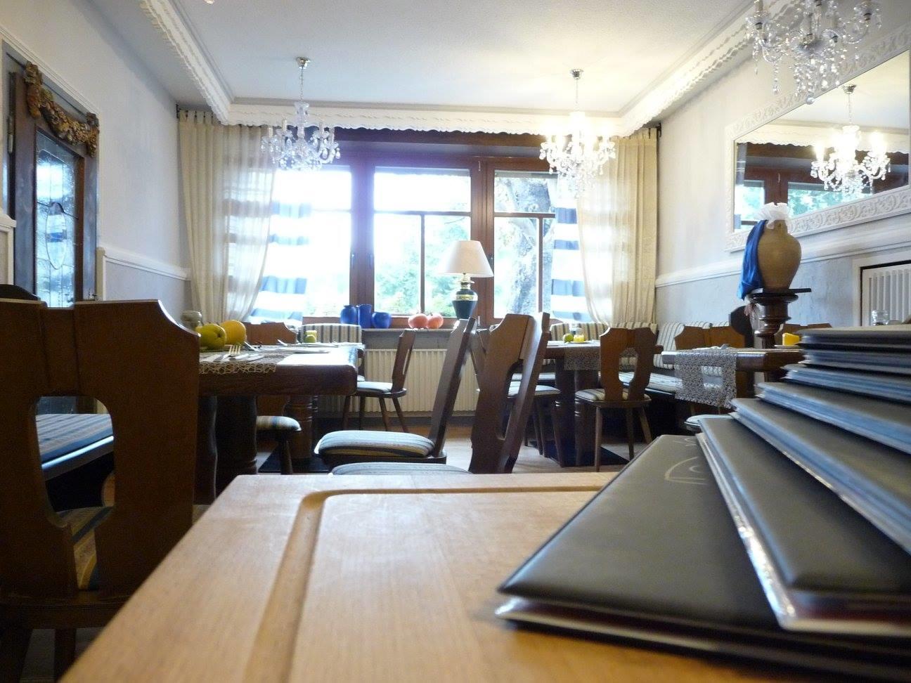 Restaurant/Gästezimmer Chausseehaus, Chausseehaus 1 in Cölbe