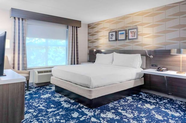 Images Hilton Garden Inn Freeport Downtown