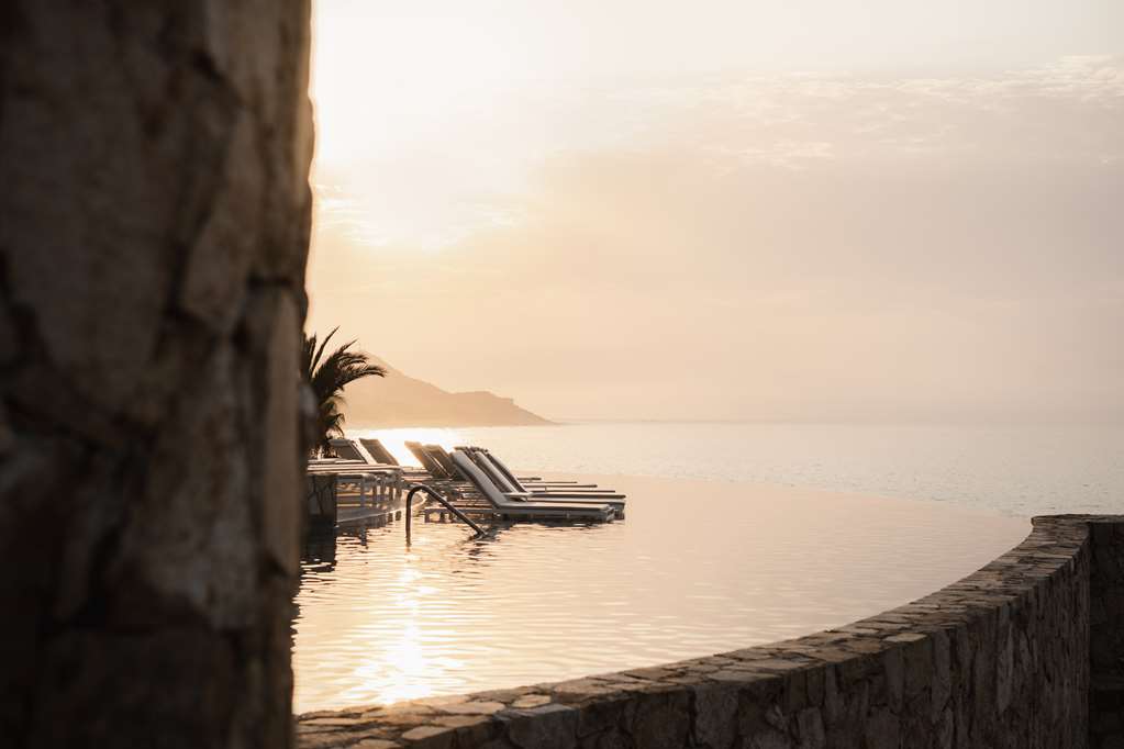 Hilton Los Cabos Beach & Golf Resort
