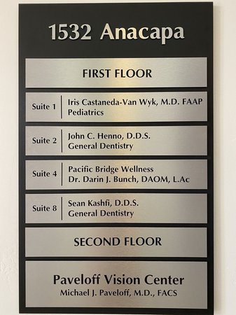 Images Paveloff Vision Center: Michael Paveloff, M.D.