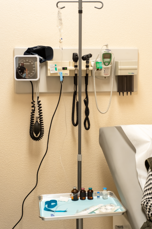 Images Clinica Medica La Salud - Norwalk