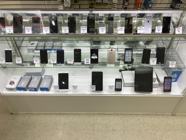 Images Phone City Largo - iPhone Screen Repair/iPad Repair & Samsung Galaxy  Phone Fixing Store